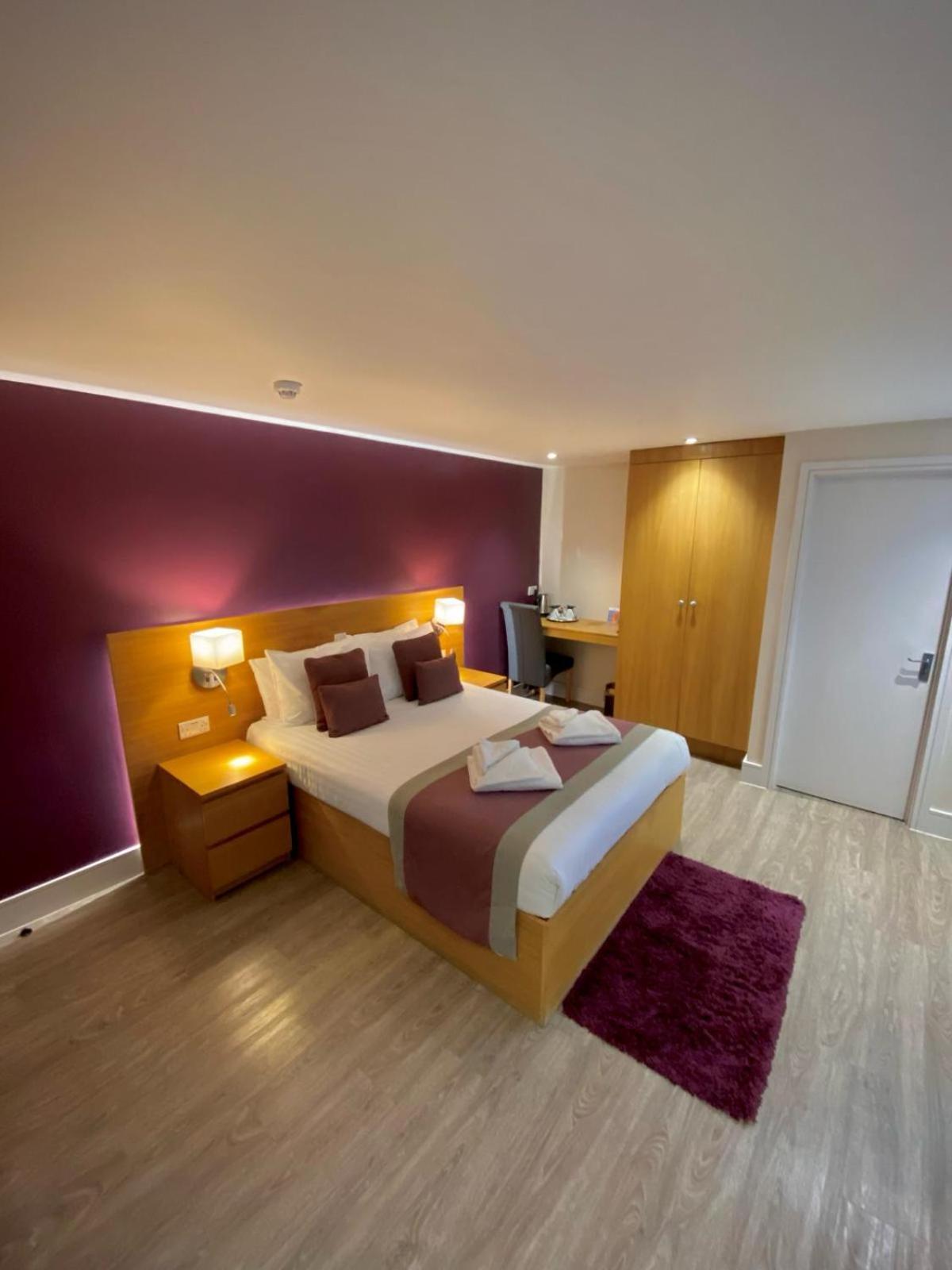 Holtwhites Hotel Enfield Exteriér fotografie
